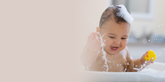 Baby care - Health care - bathing toddler